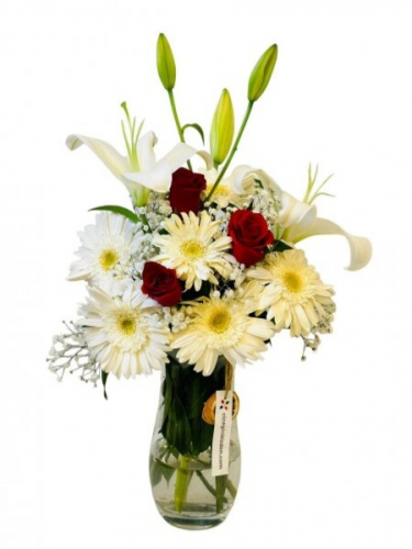 Vazoda Lilyum ve Gerberalar