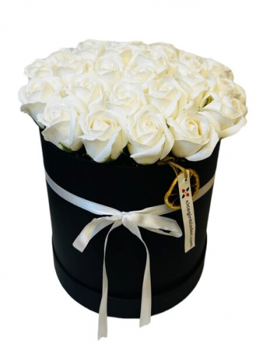 Siyah Kutuda Vip 21 Beyaz Gül