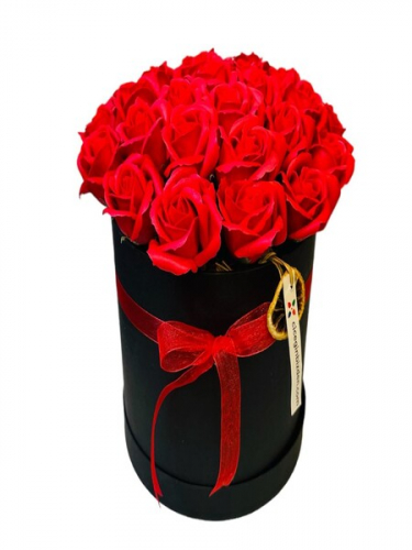 Siyah Kutuda Vip Kırmızı Güller