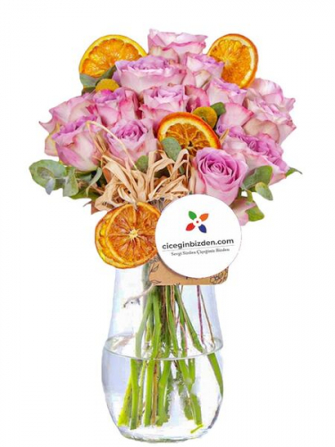 Cam Vazoda İthal Lila Güller