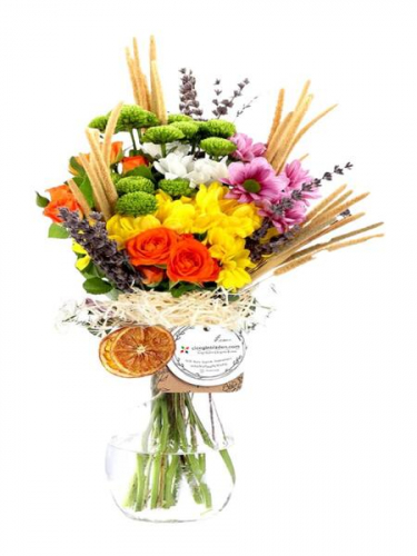 Vazoda Renkli Çiçekler