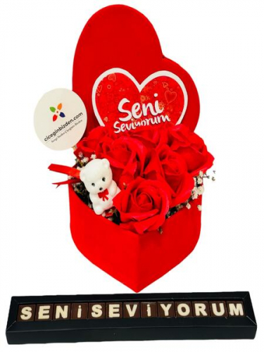 Yıl Dönümü Kutusu ve Çikolata