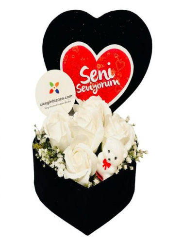 Kalpli Kutuda 5 Beyaz Gül